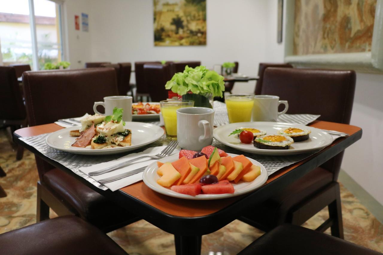 Hotel Zar Mérida Kültér fotó